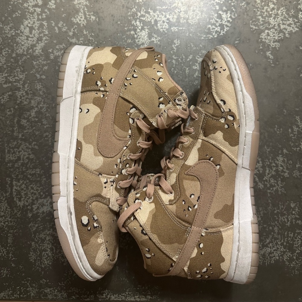 Nike dunk high top